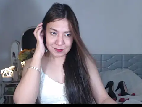 stellahugeX online show from 10/11/25, 03:54