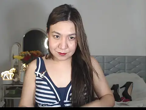 Snapshot of stellahugeX chatting on 11/07/25, 04:12 stellahugeX online show from 11/07/25, 04:12