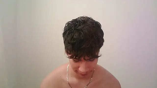 Snapshot of zeus_181 chatting on 11/04/25, 02:16 zeus 181 online show from 11/04/25, 02:16