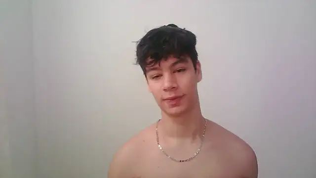 Snapshot of zeus_181 chatting on 11/07/25, 12:49 zeus 181 online show from 11/07/25, 12:49