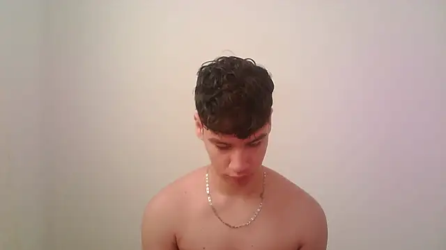 Snapshot of zeus_181 chatting on 11/28/25, 01:36 zeus 181 online show from 11/28/25, 01:36