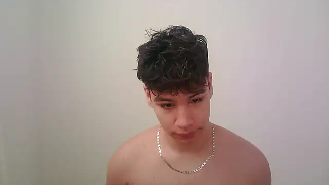 Snapshot of zeus_181 chatting on 12/04/25, 01:09 zeus 181 online show from 12/04/25, 01:09