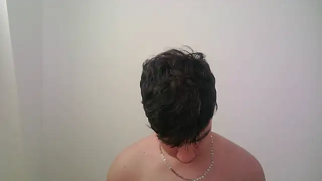 Snapshot of zeus_181 chatting on 12/14/25, 01:16 zeus 181 online show from 12/14/25, 01:16