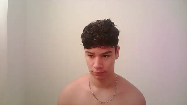 Snapshot of zeus_181 chatting on 12/16/25, 01:16 zeus 181 online show from 12/16/25, 01:16