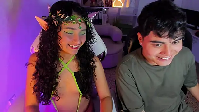 Snapshot of Molly_sweetlove chatting on 12/03/25, 06:28 Molly sweetlove online show from 12/03/25, 06:28