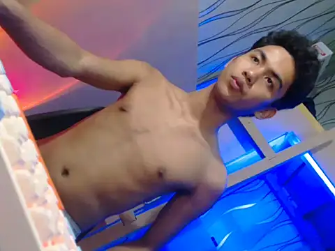 Snapshot of Demure_Asian143 chatting on 10/05/25, 03:43 Demure Asian143 online show from 10/05/25, 03:43