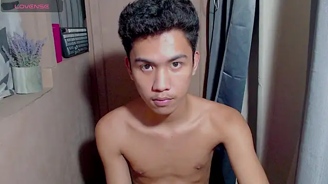 Demure Asian143 online show from 04/25/26, 05:43