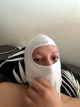 Snapshot of grego0007 chatting on 11/10/25, 08:13 grego0007 online show from 11/10/25, 08:13