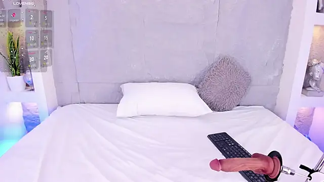 LovelyEyesx online show from 05/14/26, 03:52