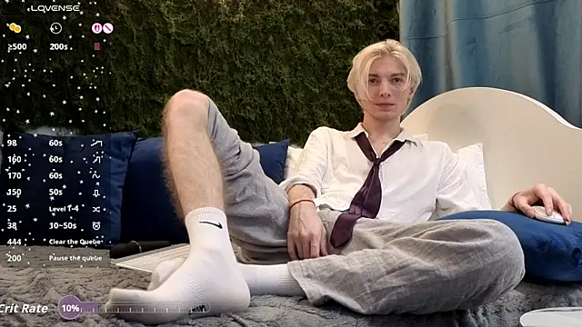 Snapshot of fiachand chatting on 11/23/25, 08:19 fiachand online show from 11/23/25, 08:19