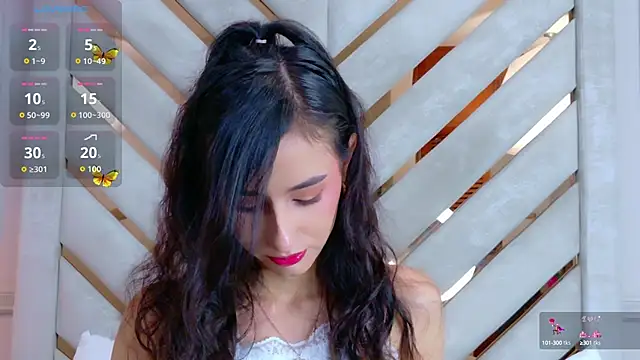 Snapshot of Sarah-Grace chatting on 10/06/25, 02:42 Sarah-Grace online show from 10/06/25, 02:42