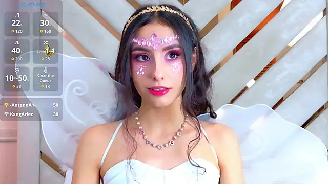 Snapshot of Sarah-Grace chatting on 10/31/25, 02:56 Sarah-Grace online show from 10/31/25, 02:56