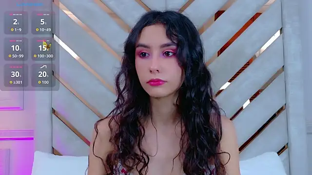 Snapshot of Sarah-Grace chatting on 11/19/25, 02:00 Sarah-Grace online show from 11/19/25, 02:00