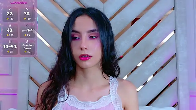 Snapshot of Sarah-Grace chatting on 12/03/25, 02:30 Sarah-Grace online show from 12/03/25, 02:30