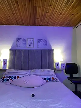 Snapshot of juliana-mancini chatting on 10/25/25, 05:51 juliana-mancini online show from 10/25/25, 05:51