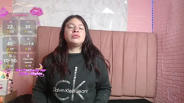 Snapshot of miadoll303av chatting on 12/15/25, 12:53 miadoll303av online show from 12/15/25, 12:53