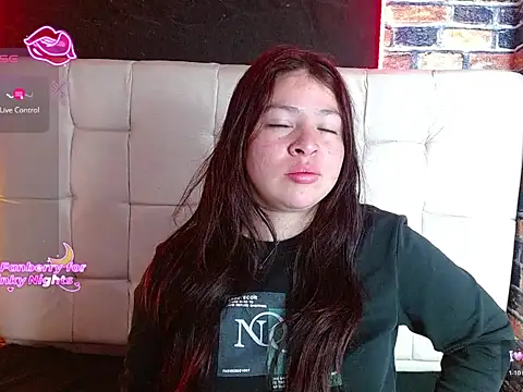 Snapshot of miadoll303av chatting on 12/16/25, 11:37 miadoll303av online show from 12/16/25, 11:37