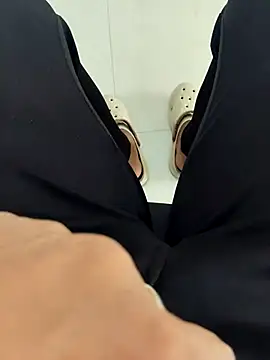 ddllrr224 online show from 11/05/25, 05:40