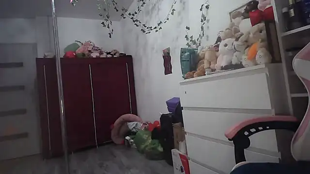 Snapshot of vVicicaaa chatting on 09/20/25, 12:28 vVicicaaa online show from 09/20/25, 12:28