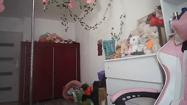 Snapshot of vVicicaaa chatting on 09/21/25, 09:44 vVicicaaa online show from 09/21/25, 09:44