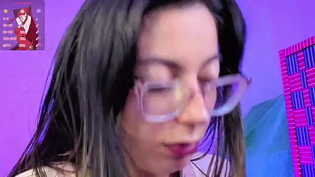 Snapshot of Miranda_sexlove_ chatting on 02/26/26, 07:02 Miranda sexlove online show from 02/26/26, 07:02