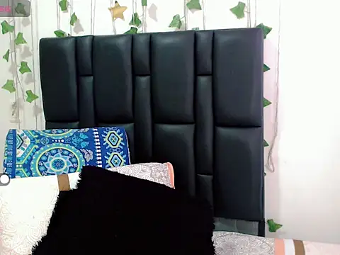 sara arias00 online show from 09/29/25, 12:54