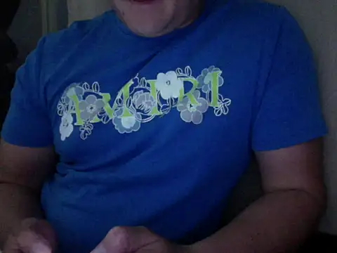 Snapshot of zeusmasterhorny chatting on 10/03/25, 10:40 zeusmasterhorny online show from 10/03/25, 10:40