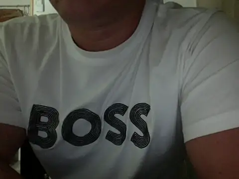 Snapshot of zeusmasterhorny chatting on 10/18/25, 03:09 zeusmasterhorny online show from 10/18/25, 03:09