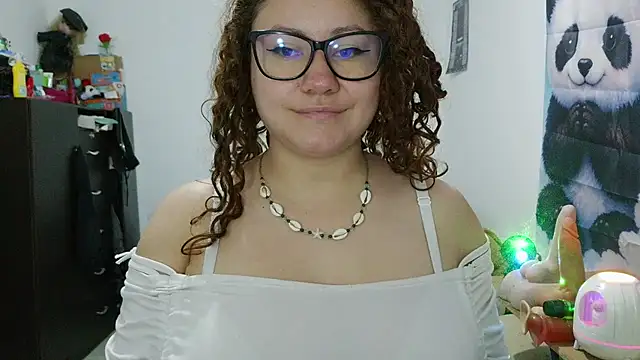 Snapshot of greeneyes_nurse chatting on 06/12/26, 12:53 greeneyes nurse online show from 06/12/26, 12:53