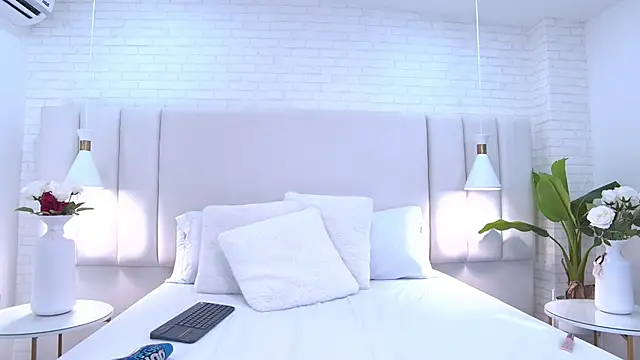 Sophie DearGB online show from 09/23/25, 07:50