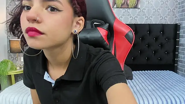 Kittypetite11 online show from 09/12/25, 02:00