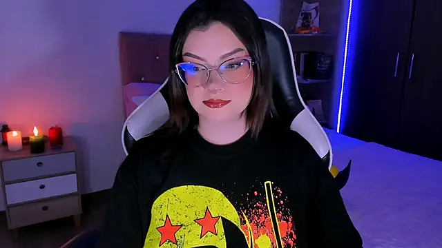 OphelianaRose33 online show from 11/15/25, 08:16