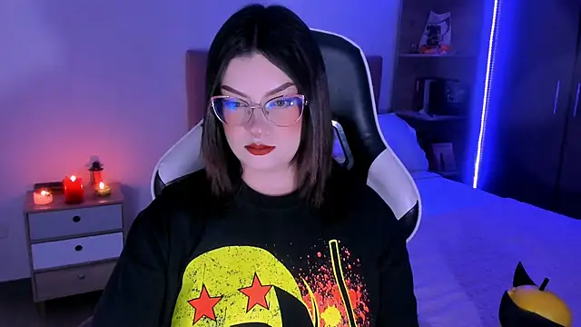 OphelianaRose33 online show from 11/24/25, 10:20