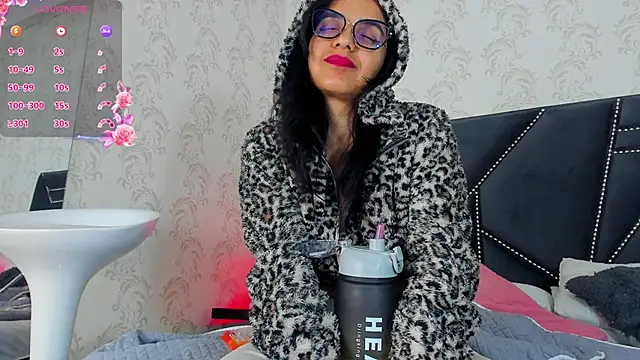 Snapshot of white_leti chatting on 11/26/25, 10:22 white leti online show from 11/26/25, 10:22