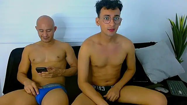 Snapshot of twoboyssex chatting on 11/29/25, 03:31 twoboyssex online show from 11/29/25, 03:31