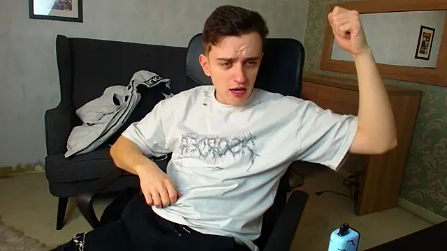 Snapshot of FelixStarkk chatting on 12/01/25, 04:50 FelixStarkk online show from 12/01/25, 04:50