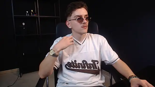 FelixStarkk online show from 06/20/26, 04:32