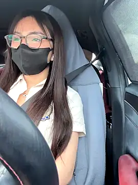 Linh 2004 online show from 10/16/25, 05:52