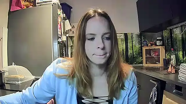 Snapshot of SexyMilf_37 chatting on 09/30/25, 08:14 SexyMilf 37 online show from 09/30/25, 08:14