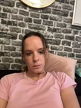 Snapshot of SexyMilf_37 chatting on 11/01/25, 02:41 SexyMilf 37 online show from 11/01/25, 02:41