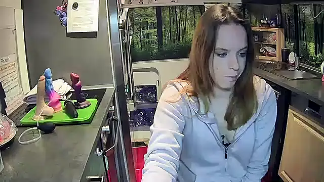 Snapshot of SexyMilf_37 chatting on 11/02/25, 09:17 SexyMilf 37 online show from 11/02/25, 09:17