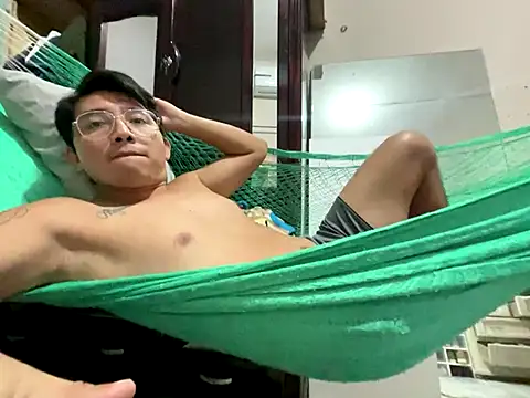 AlejXndroKD online show from 10/14/25, 06:52