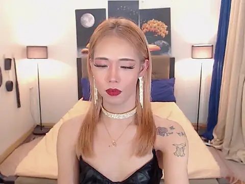 Snapshot of PreciousAmore chatting on 10/14/25, 11:00 PreciousAmore online show from 10/14/25, 11:00