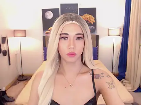 Snapshot of PreciousAmore chatting on 11/10/25, 09:30 PreciousAmore online show from 11/10/25, 09:30