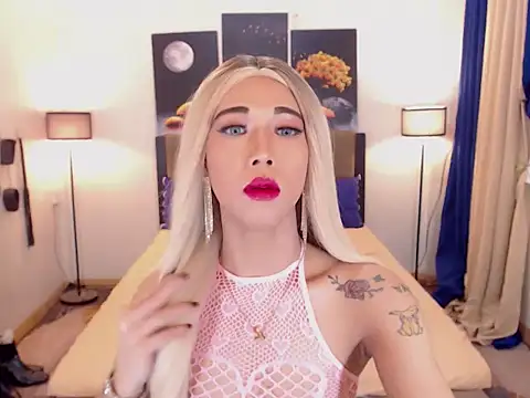 Snapshot of PreciousAmore chatting on 11/12/25, 10:15 PreciousAmore online show from 11/12/25, 10:15