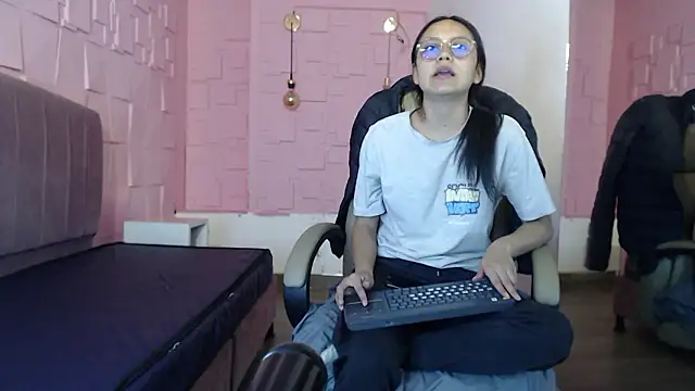 Snapshot of katalina07_1 chatting on 03/17/26, 01:47 katalina07 1 online show from 03/17/26, 01:47