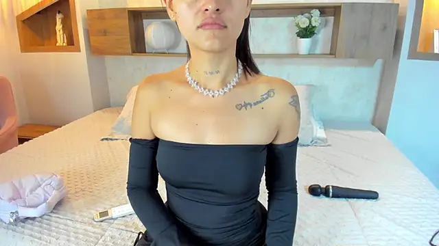 Emilly Beaumont online show from 05/15/26, 12:56