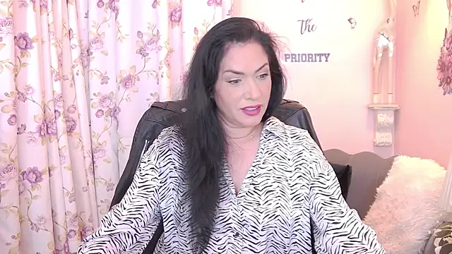 Snapshot of MyLovOne chatting on 01/13/26, 12:21 MyLovOne online show from 01/13/26, 12:21