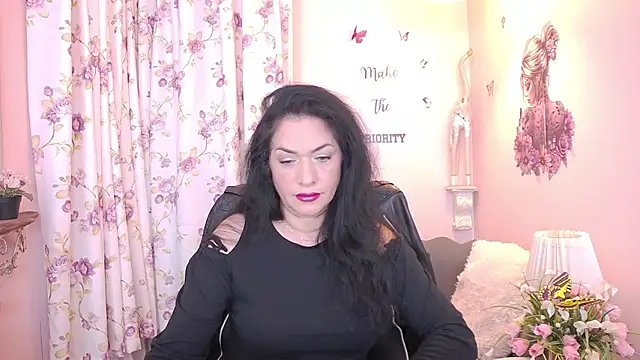 Snapshot of MyLovOne chatting on 01/16/26, 11:03 MyLovOne online show from 01/16/26, 11:03