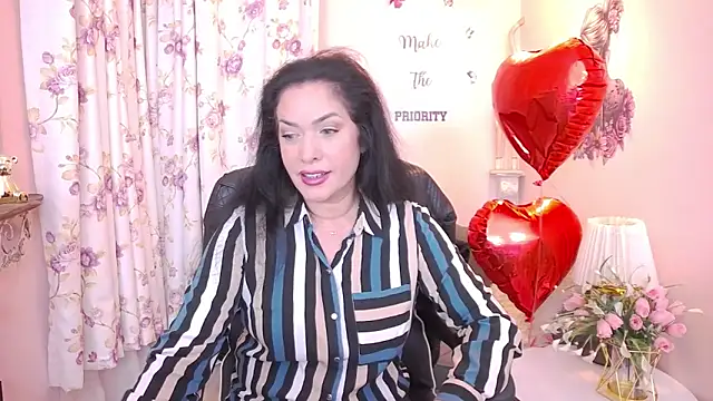 Snapshot of MyLovOne chatting on 02/14/26, 01:30 MyLovOne online show from 02/14/26, 01:30